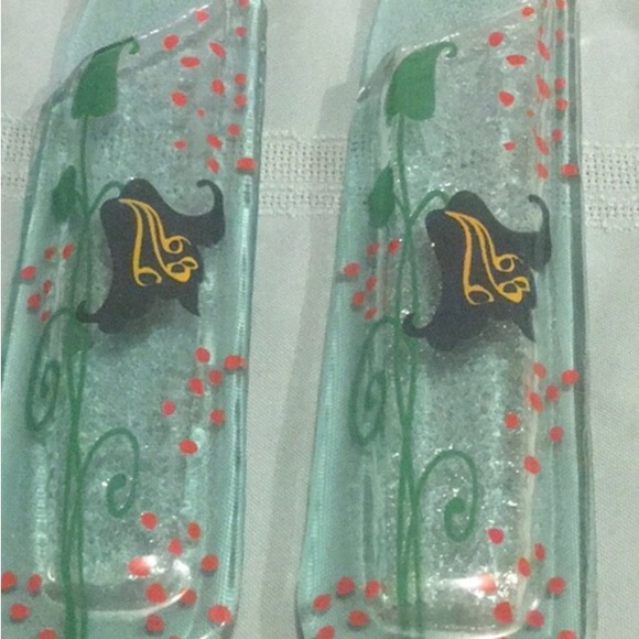 Hanging Flower Bud Vases 2 Hand-Blown & painted Gorgeous bud vases A unique Gift - Picture 7 of 9